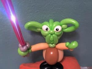 Yoda 300x225 - Yoda-Ballonkünstler Marc Beyer